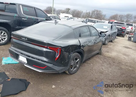 2025 Kia K4 Lxs z USA, uszkodzony, nr VIN 3KPFT4DE7SE213102